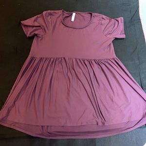 Zenana Outfitters High Low  Eggplant Color Tunic short sleeves.